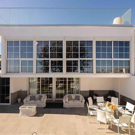 Refurbished Seafront Hébergement de vacances *
