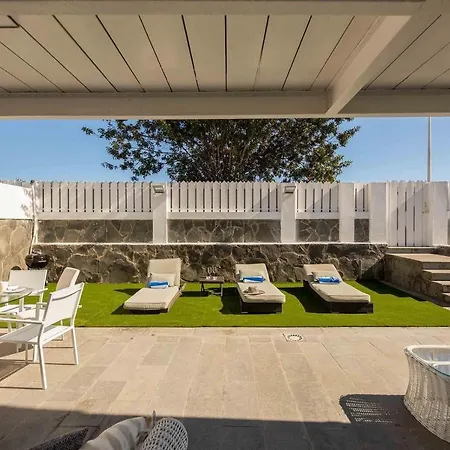 Refurbished Seafront Hébergement de vacances